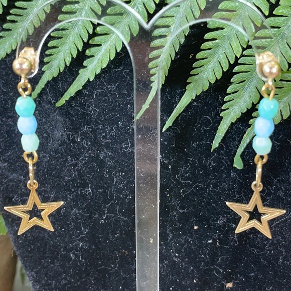 ⭐️Adorned Crown artisan assemblage gold star blue green bead post earrings - Picture 3 of 8